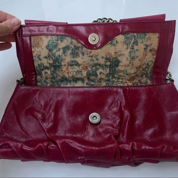 HOBO INTERNATIONAL | Leather Bow Clutch With Chain - Picture 3 of 9